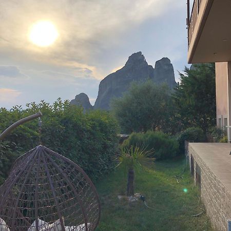 Villa Under Meteora Калампака Екстериор снимка