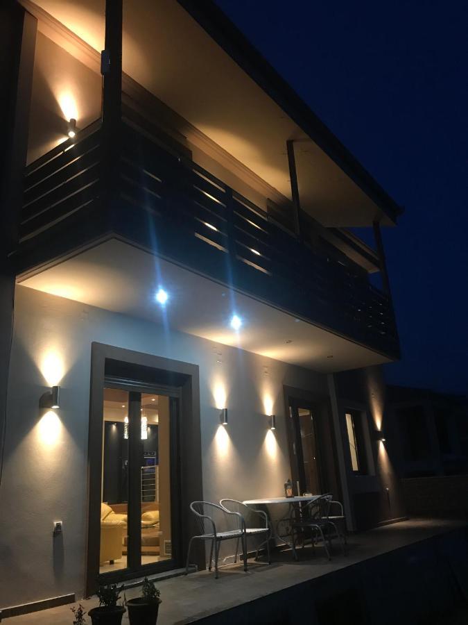 Villa Under Meteora Калампака Екстериор снимка