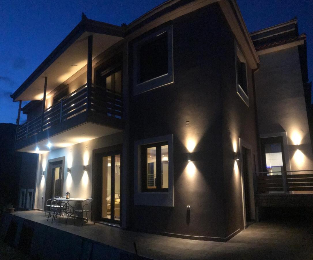 Villa Under Meteora Калампака Екстериор снимка