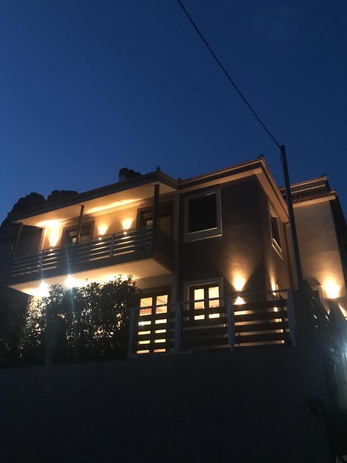 Villa Under Meteora Калампака Екстериор снимка