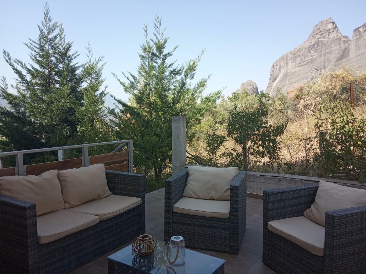 Villa Under Meteora Калампака Екстериор снимка
